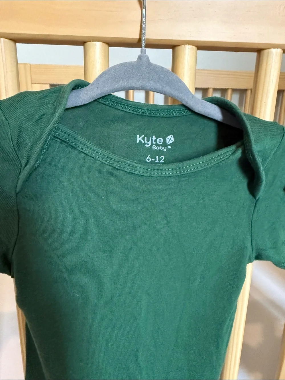 Kyte Baby 6-12M Short Sleeve Bodysuit Trio: Forest, Ecru, & Wasabi (EUC)